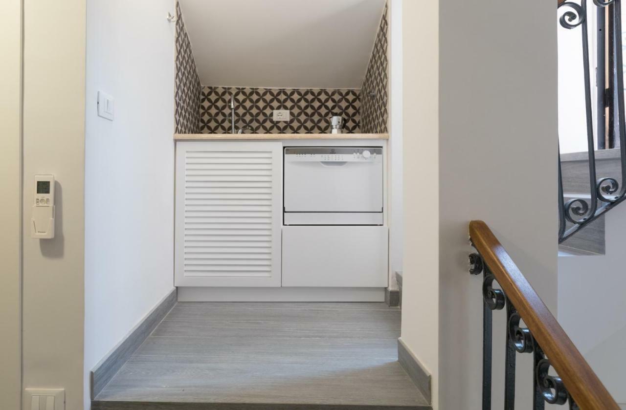 Quiet Pied A Terre With Terrace In Borgo Pio Appartamento